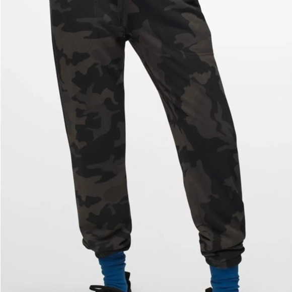 prAna Wm’s Cozy Up Ankle Cropped Sweat Pant Jogger Green Camo Sz Small N… - Picture 7 of 13